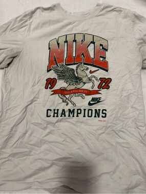 Nike White Graphic Tee